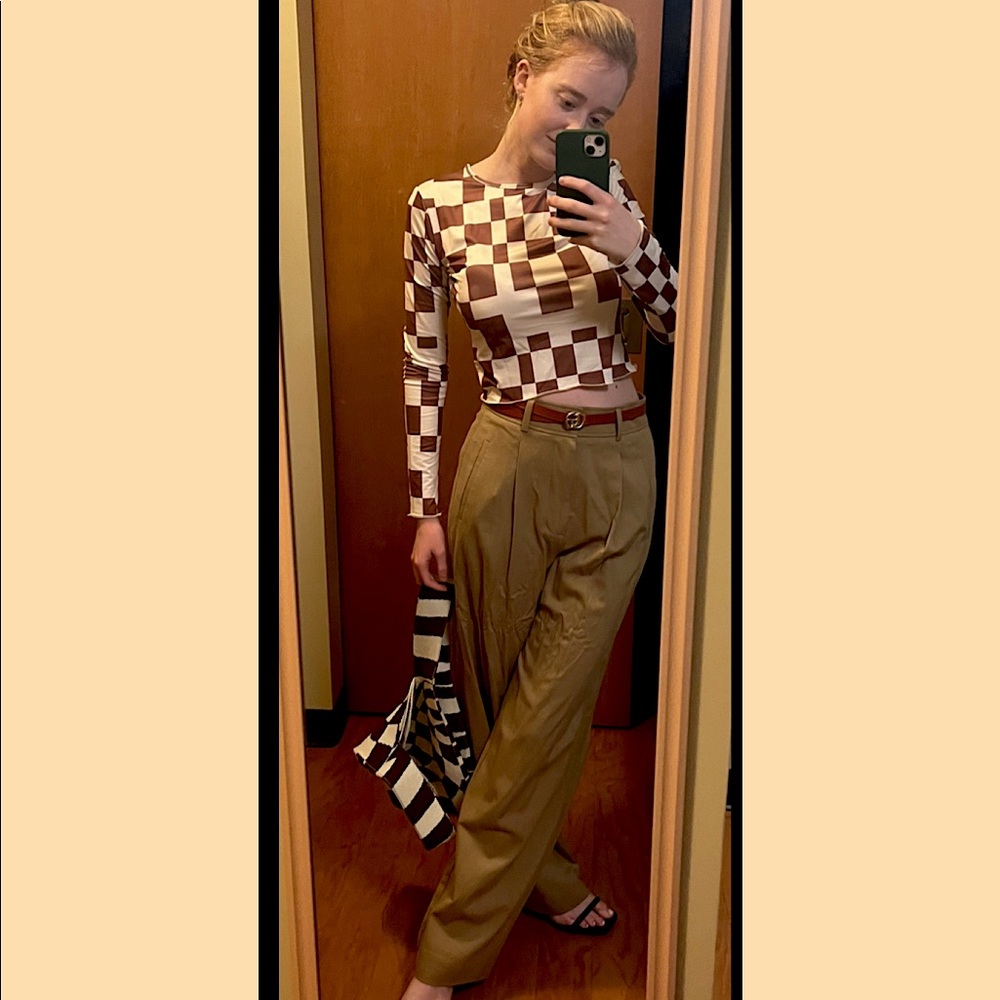 Brown trousers! Super cute, only worn once! From Everlane and really comfortable